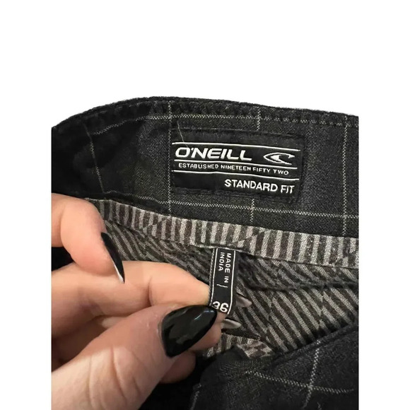 O'Neill Delta V.2 Plaid Bermuda Shorts Men's‎ Size 36 Black Standard Fit - Picture 2 of 4